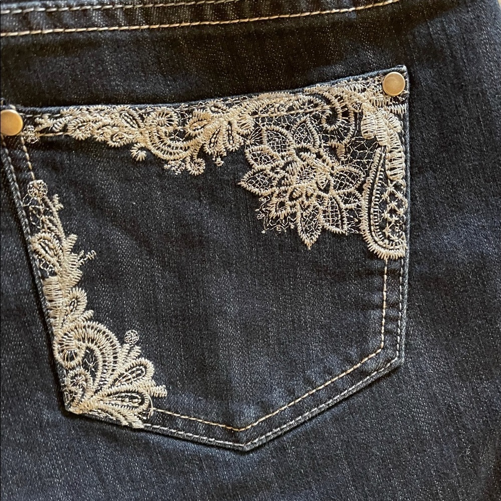 CJ Banks 14W Floral Jean